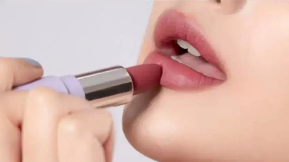 Panduan Memilih Jenis Lipstik Sesuai Undertone dan Acara