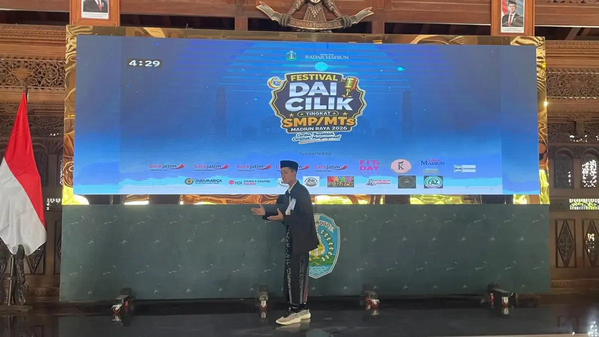 Membangun Benteng Akhlak Digital Remaja di Dunia Nyata dan Online