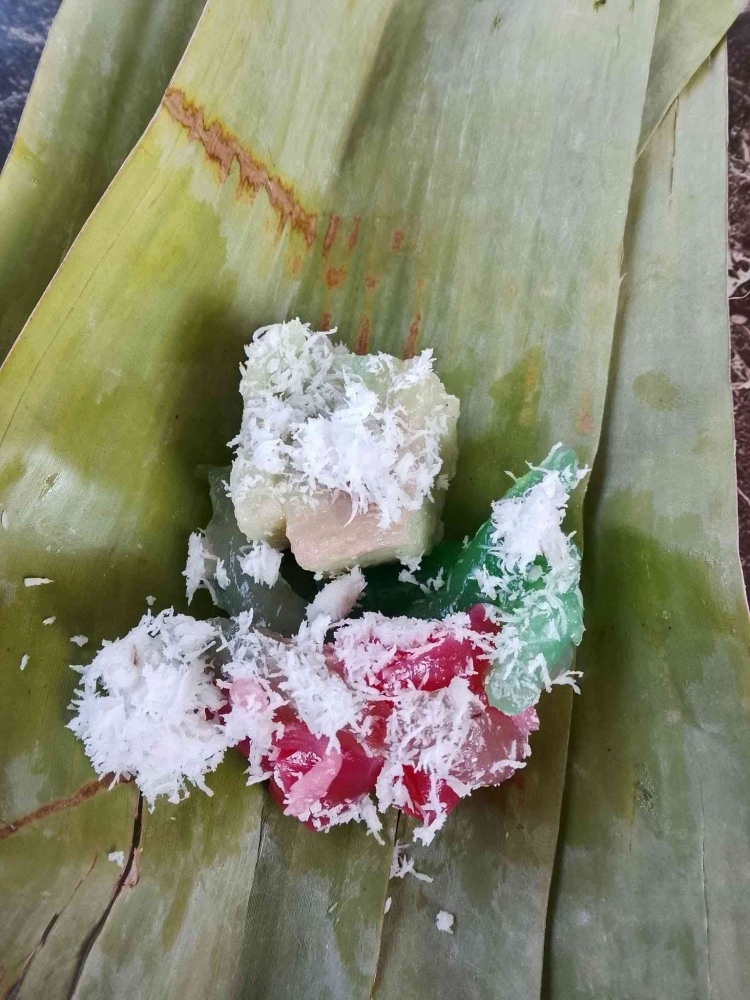Seni Melipat Daun Pisang untuk Plating Modern