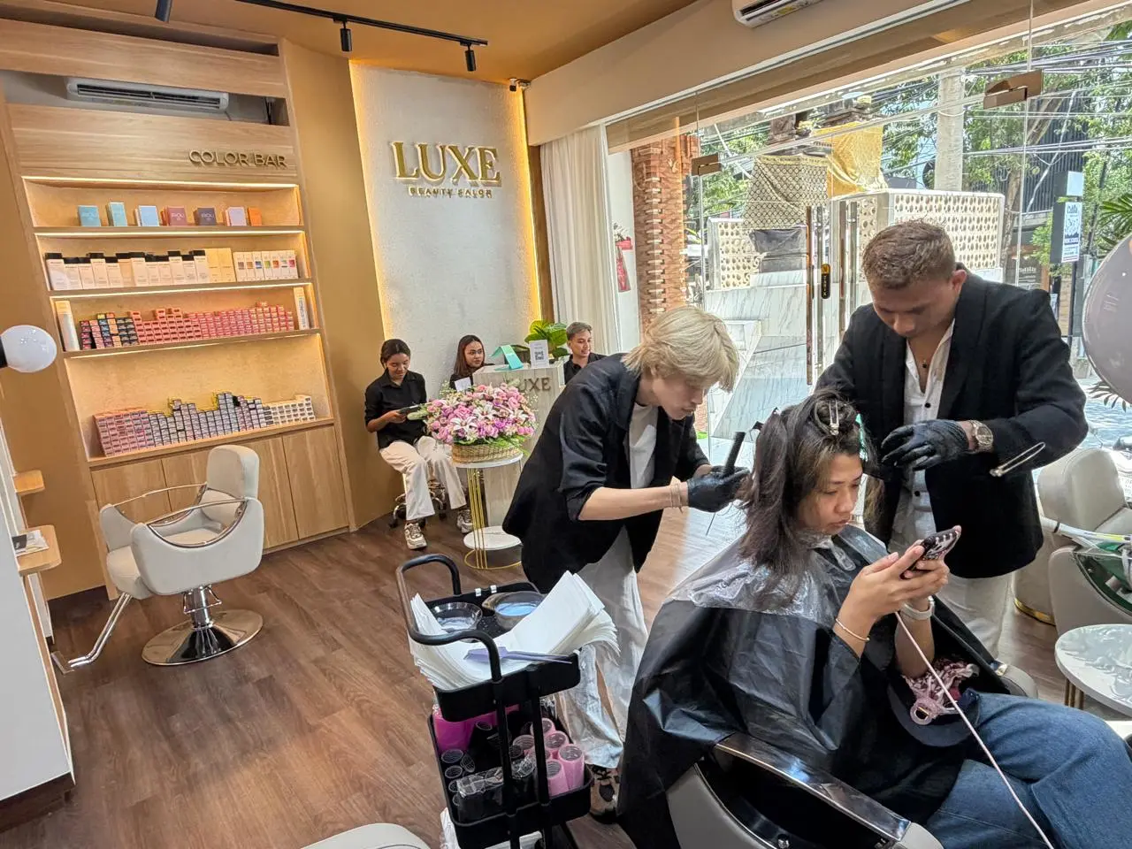 Salon Premium Tanpa Ammonia: LUXE Beauty Salon Prioritaskan Kesehatan Rambut