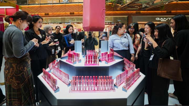 Lip Salon Pertama: Cara Baru Berbelanja Lipstik L’Oréal Paris