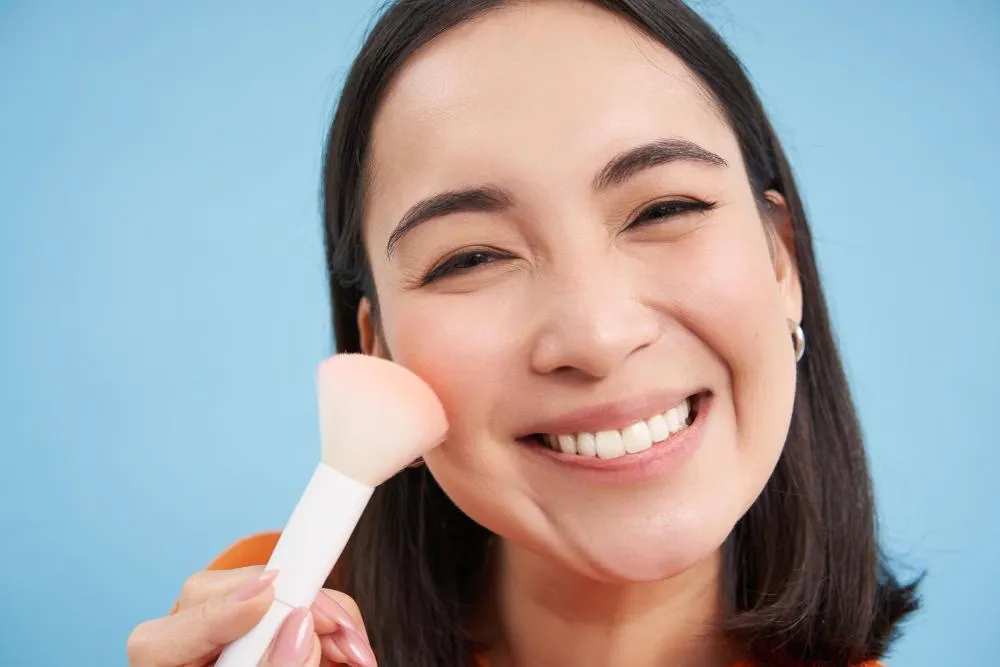 Maskara Menggumpal hingga Foundation Crack: 3 Masalah Tekstur Makeup dan Cara Mengatasinya