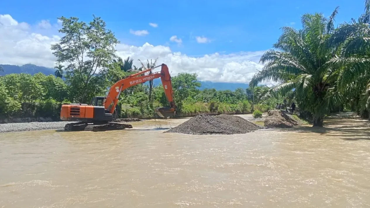 Banjir dan Longsor Lumpuhkan Jalan Nasional di Aceh