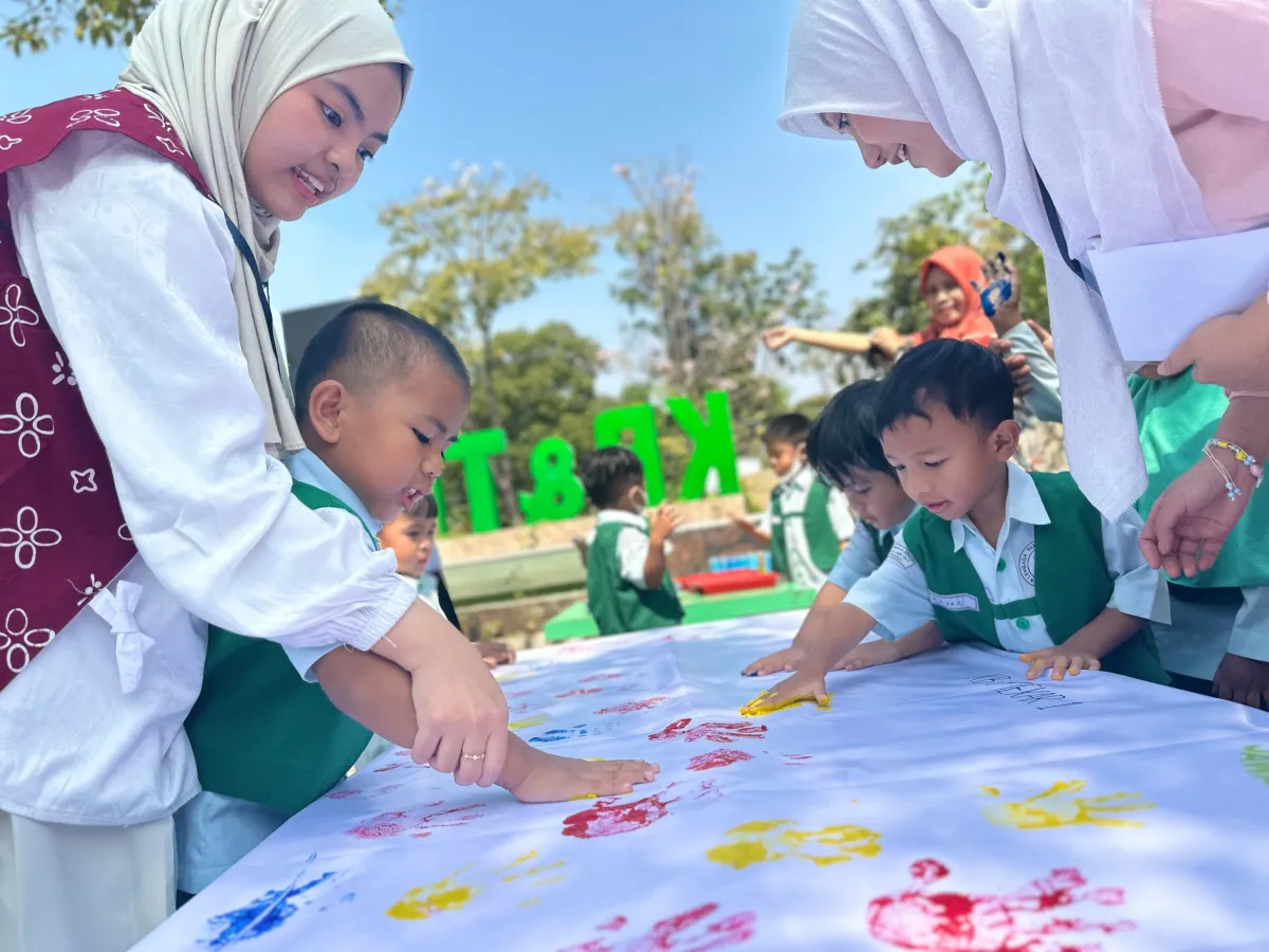 Dari Eksperimen Lada hingga Cap Tangan: Menanamkan Hidup Sehat pada Anak Usia Dini