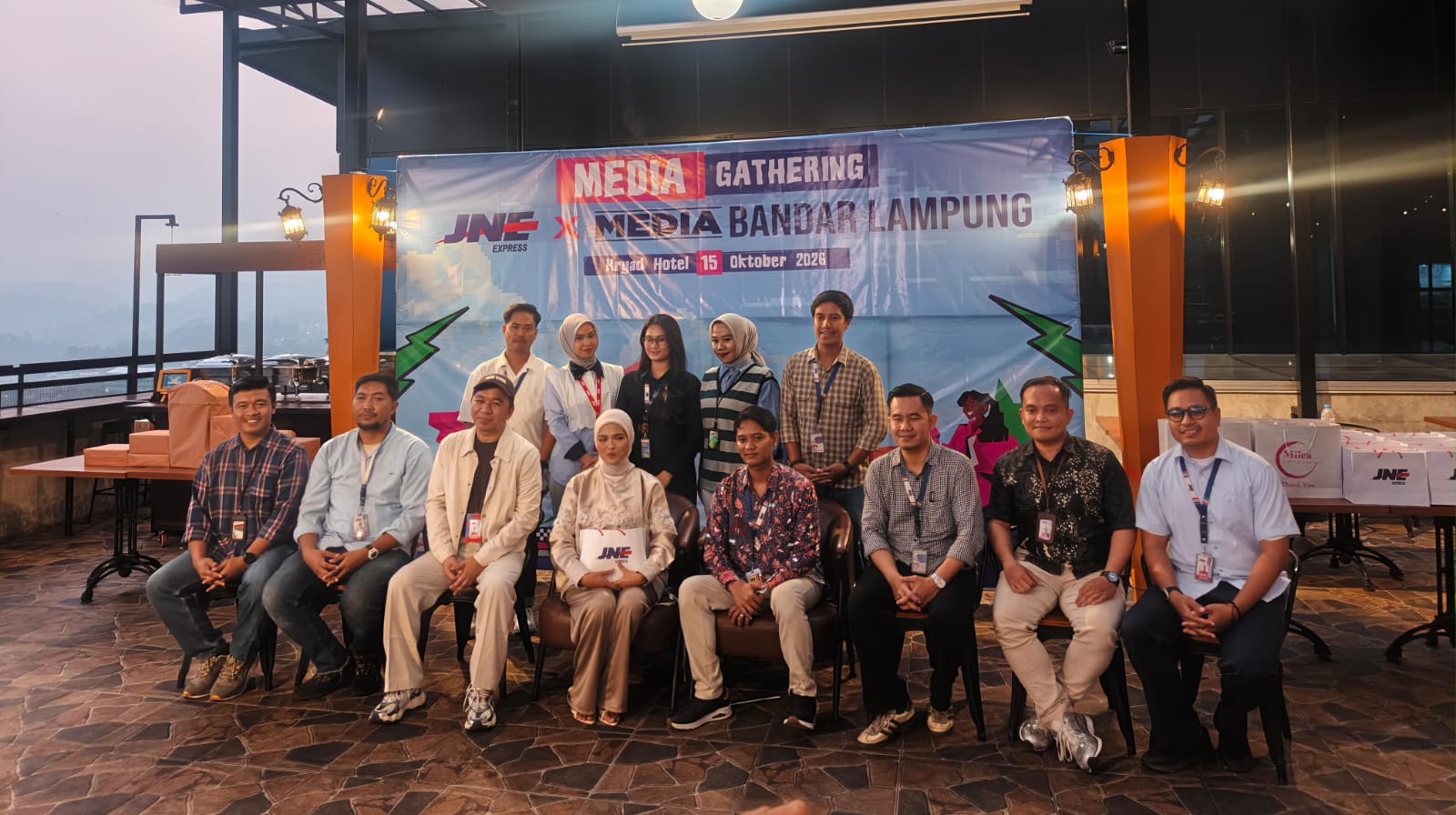 Dari Garasi ke Panggung Global: Logistik dan Digital Mengangkat Fashion Lokal