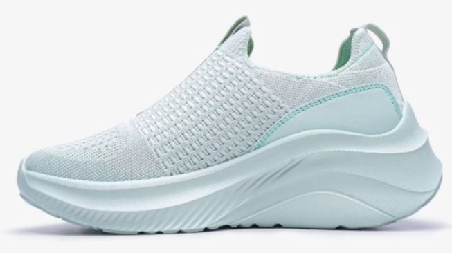 Slip-On dan Sneaker Tanpa Tali Lokal Paling Nyaman