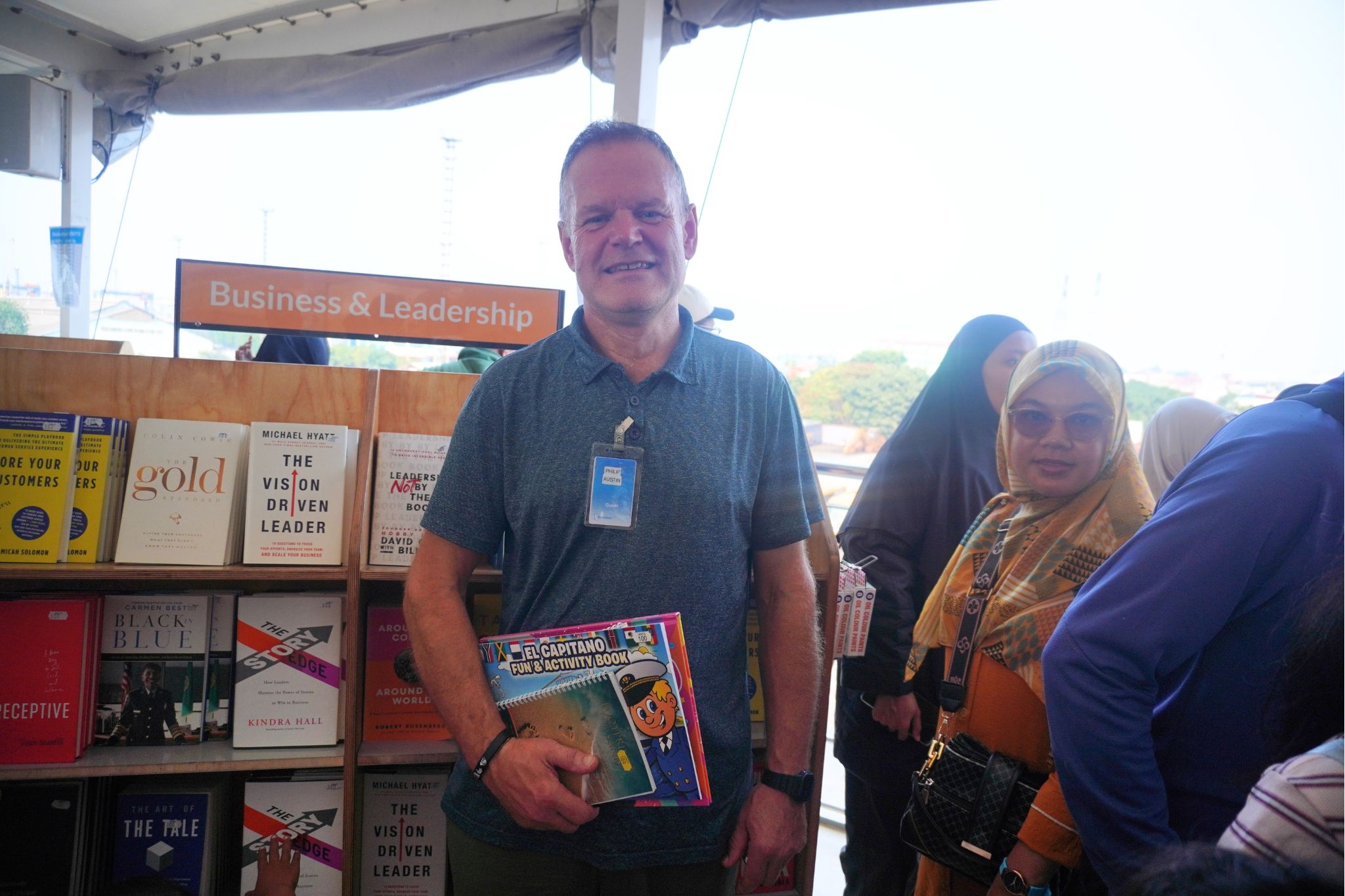 Kapal Buku Terapung Doulos Hope dan Misi Keberagaman di Pelabuhan Kalibaru
