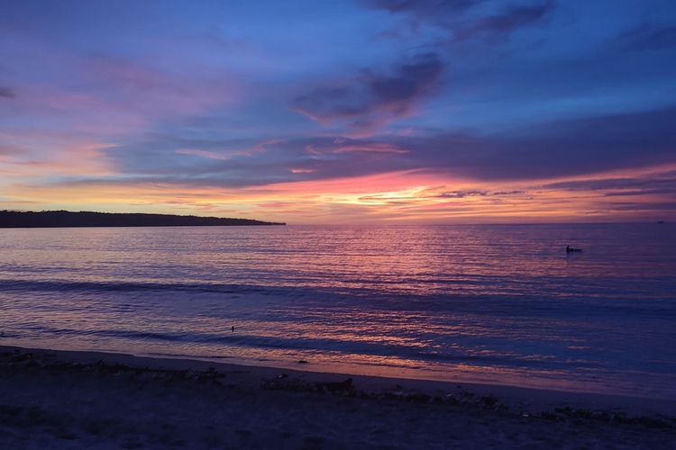 20 Destinasi Sunset Terbaik dan Pesona Pantai Nusantara