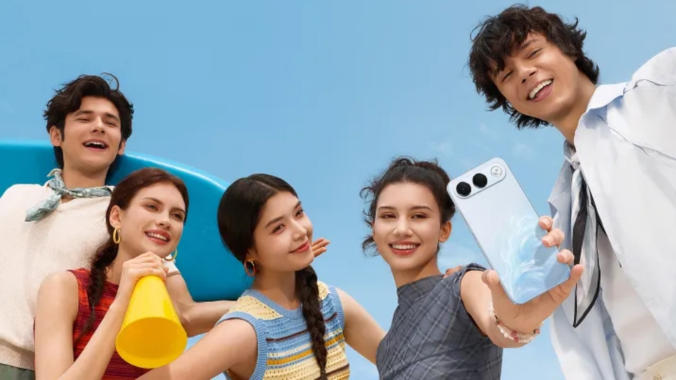 OPPO A7 Pro 5G vs A5 Pro: Layar AMOLED 120Hz atau Desain Tahan Banting?