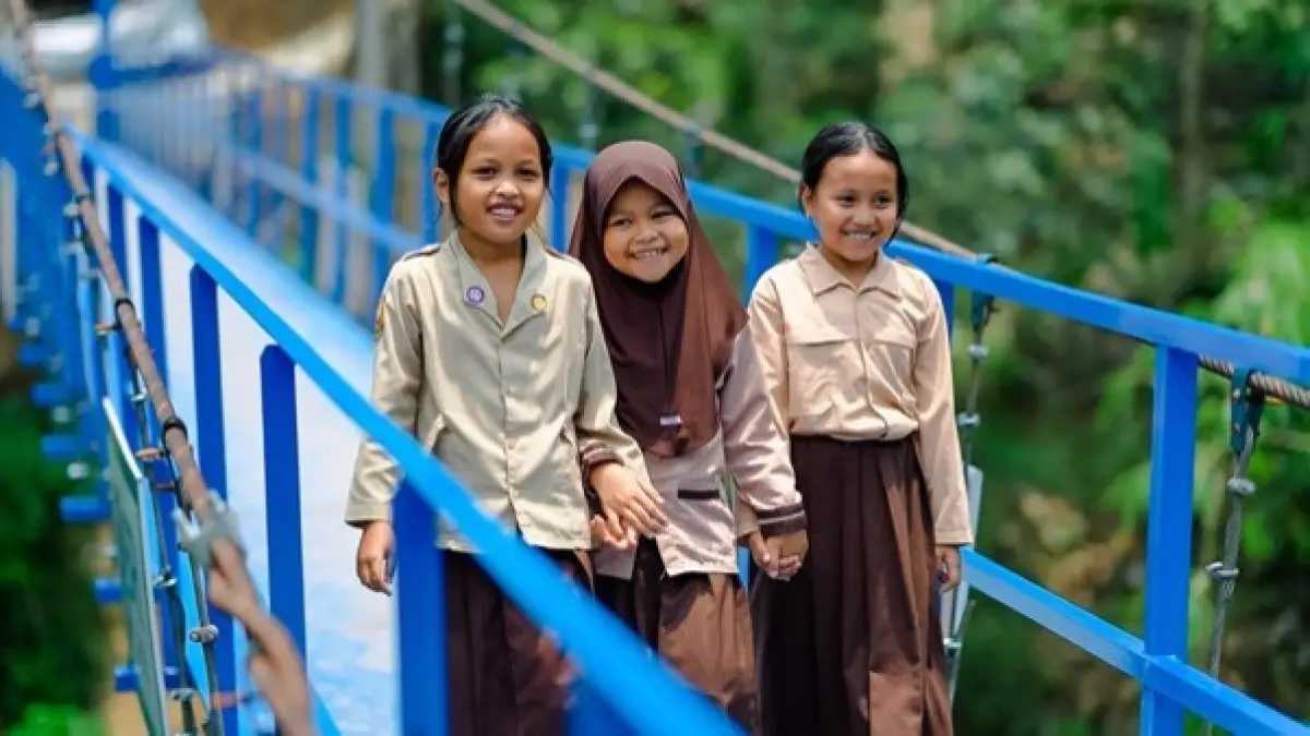 Jembatan Gantung BRI Peduli di Cianjur Buka Akses dan Ekonomi Desa