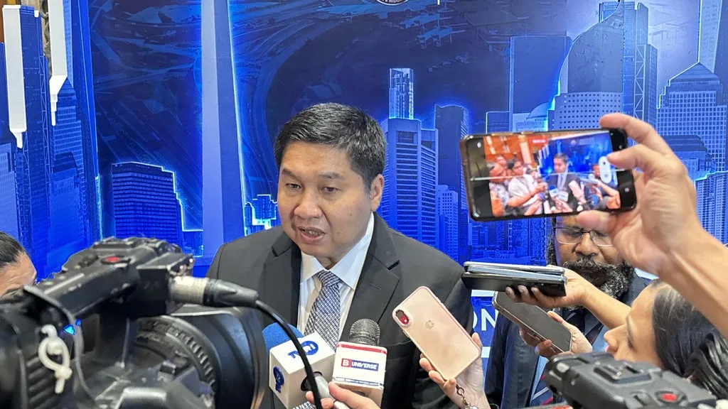 Dua Tahun Diplomasi Prabowo: Lincah, Tapi Seberapa Kuat Daya Tawar?