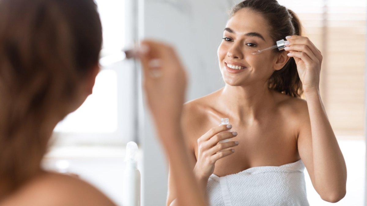 Rutinitas Skincare Malam untuk Menyamarkan Flek Hitam
