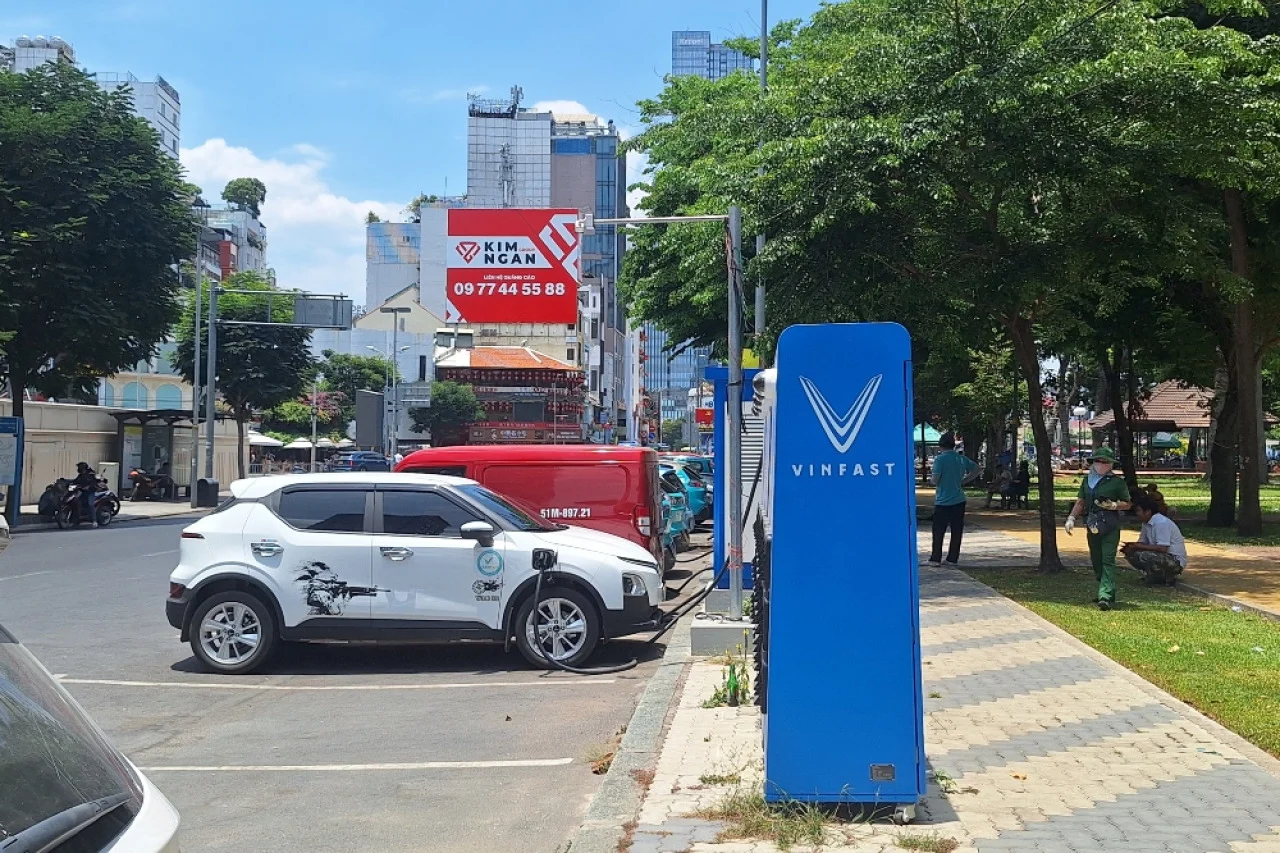 Mobil Listrik vs Bensin: Mana Lebih Hemat untuk Jangka Panjang?