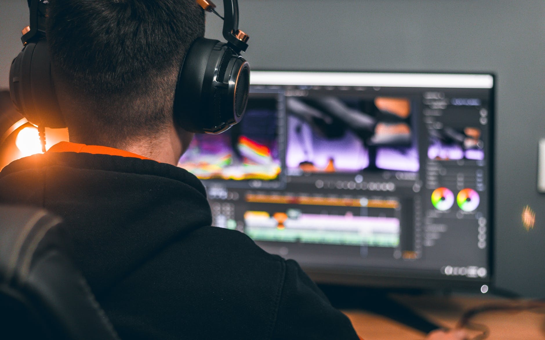 Buat Video Profesional Tanpa Studio dengan Avatar AI