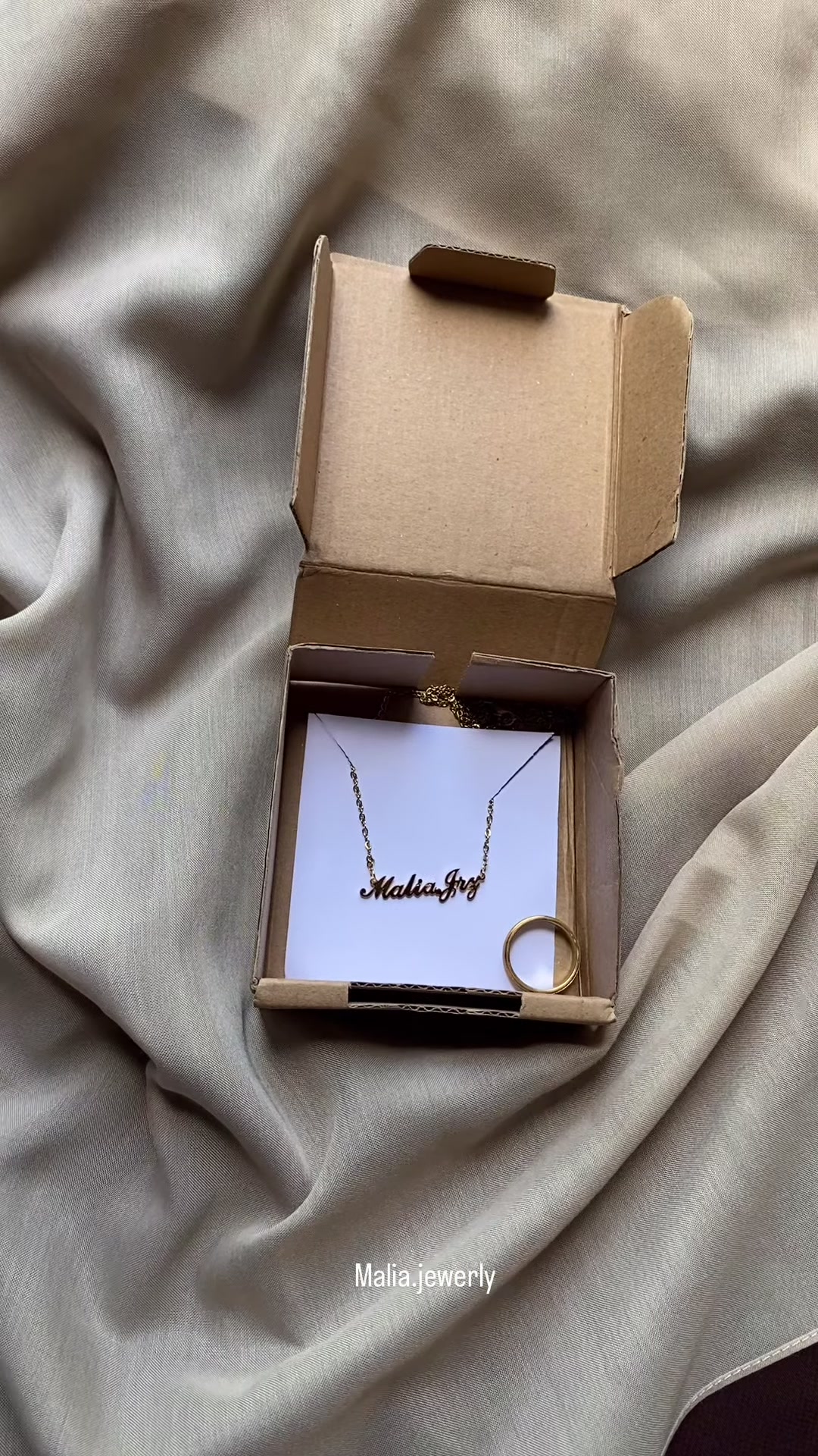Kalung Nama Custom Lagi Ramai Banget, Ini yang Aku Cek Dulu Sebelum Pesan