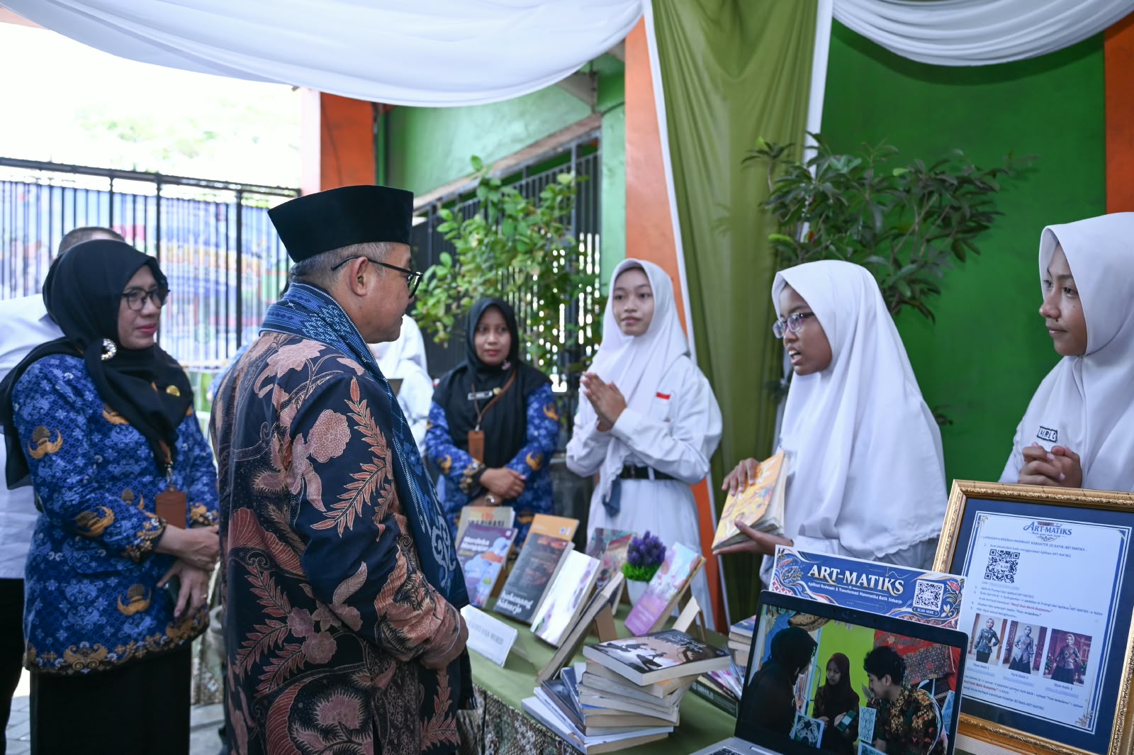 Bulan Bahasa Sekolah: Dari Kompetisi Literasi ke Laboratorium Kreativitas