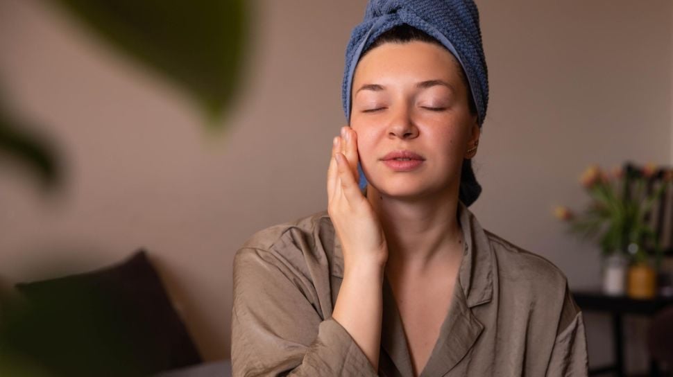 Perbandingan Rutinitas Skincare Malam 3 Brand Lokal untuk Kulit Glowing