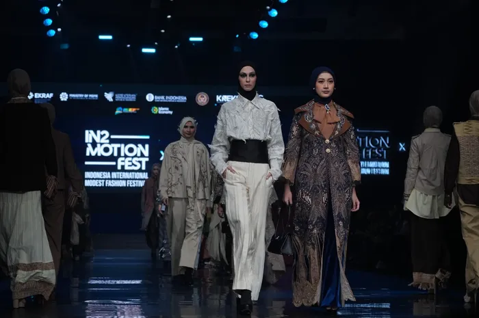 Wastra Tradisional Jadi Senjata Utama Ekspansi Modest Fashion