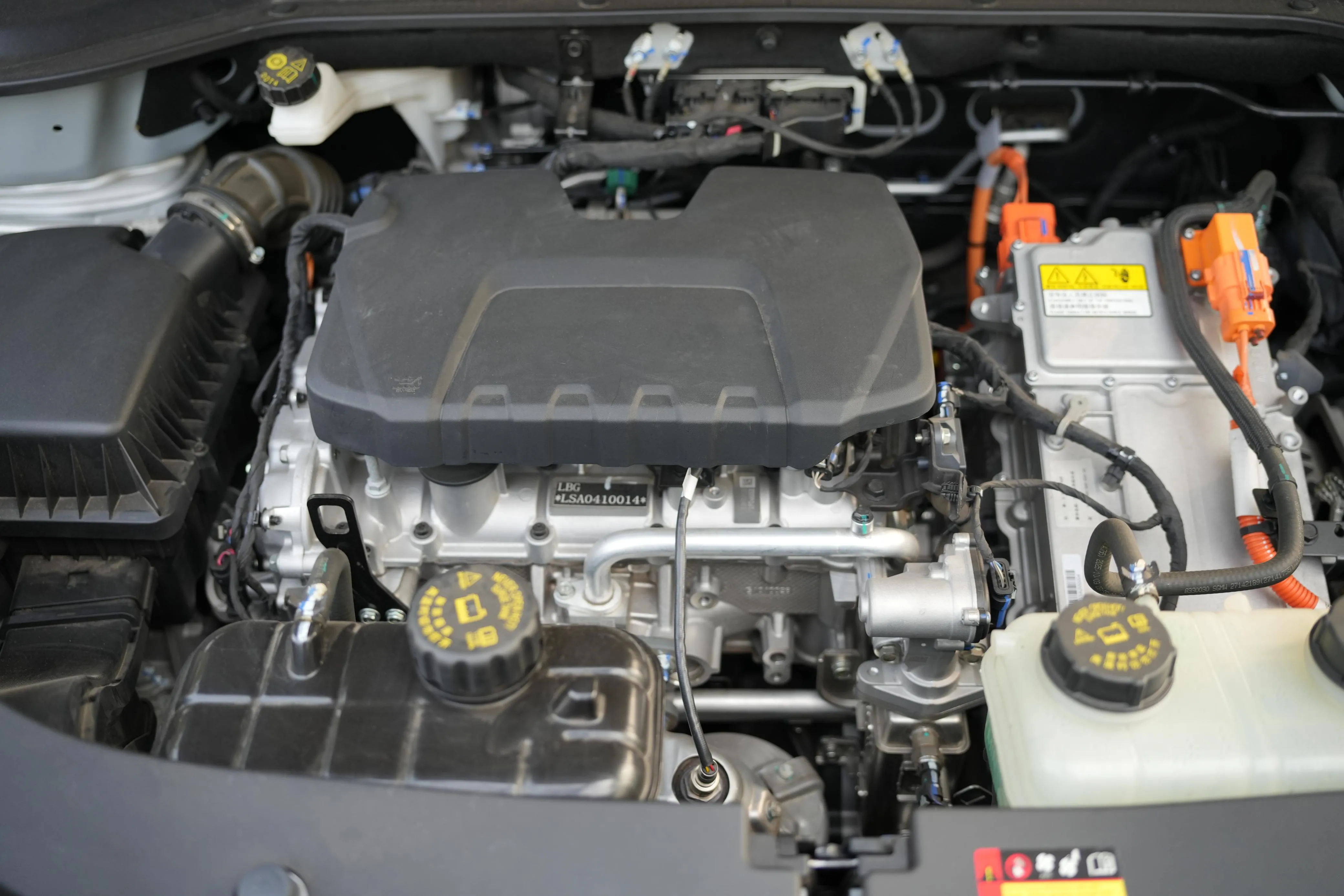 Wuling Eksion PHEV: Irit BBM, Kencang, Tapi Cocokkah Untuk Harian?