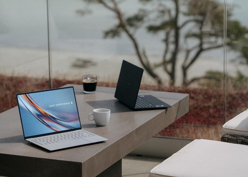 Laptop Bisnis AI untuk Kerja Hybrid: ExpertBook PM5 G2 vs ExpertBook Ultra
