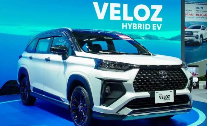 Toyota Veloz Hybrid vs Mitsubishi Xpander HEV: Mana Paling Irit?