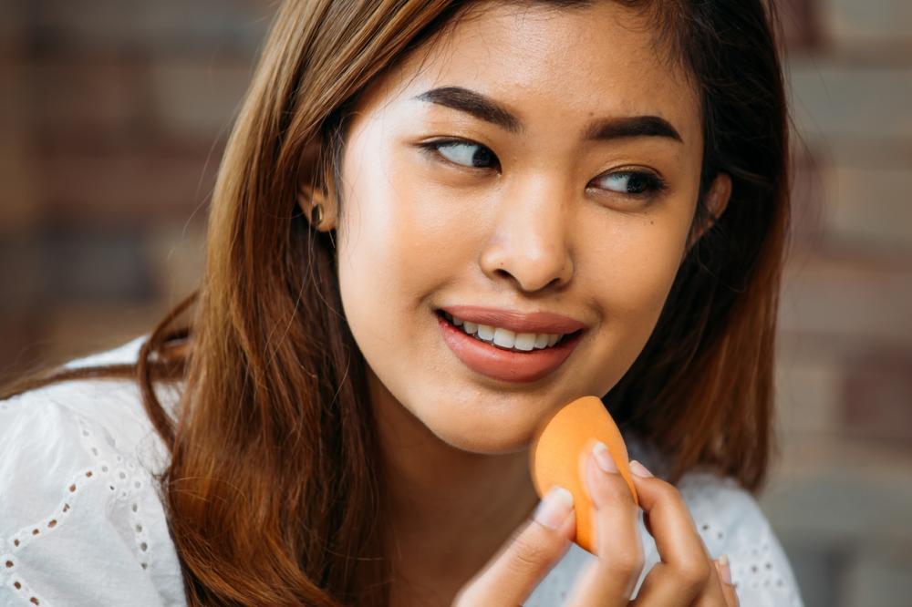 Foundation Terlihat Lebih Gelap? Pahami Oksidasi dan Cara Mengatasinya