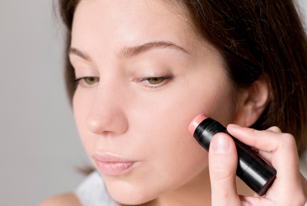 Panduan Lengkap Stick Foundation Lokal untuk Makeup Flawless