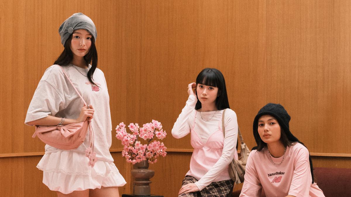 Panduan Lengkap Padu Padan New Balance Sakura Pack