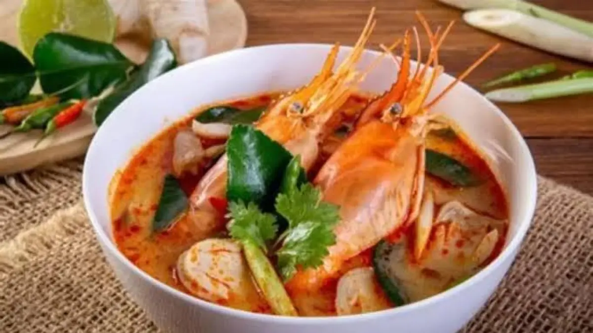Tomyam Seafood vs Cumi Udang Rica Kemangi: Duel Asam Pedas Tanpa Amis
