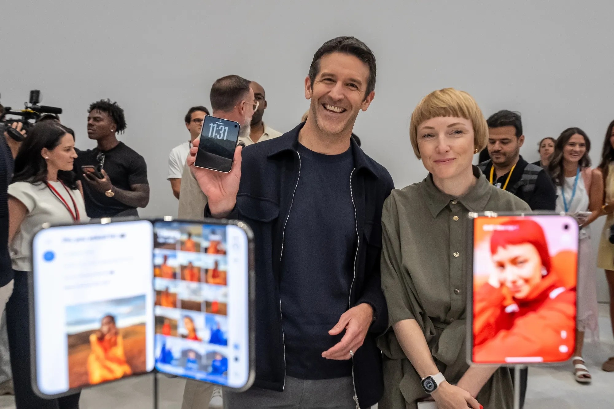 iPhone Duo Lipat Ludes: Strategi Apple dan Psikologi Demam Beli