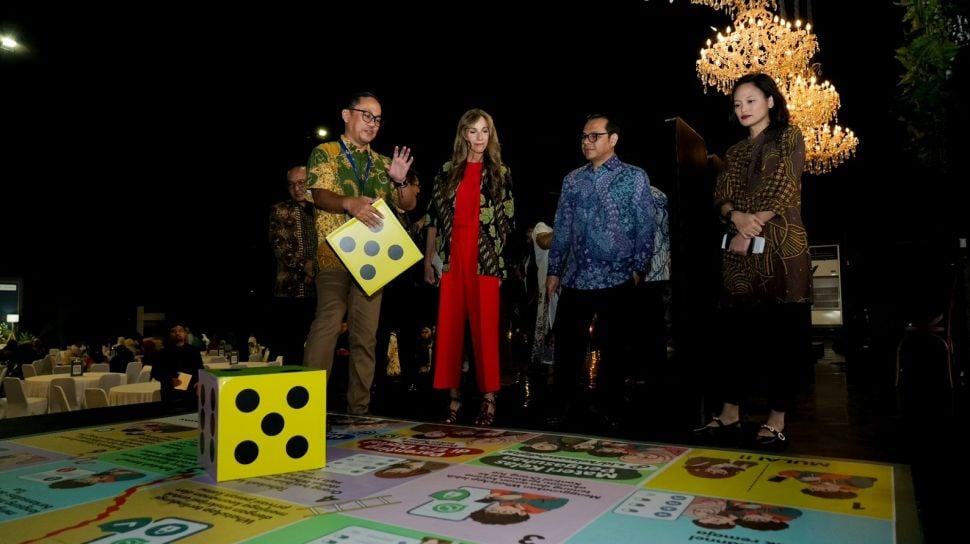 Program Kelas Pengasuhan Digital: Cara Platform Teknologi Membantu Orang Tua Lindungi Anak Online