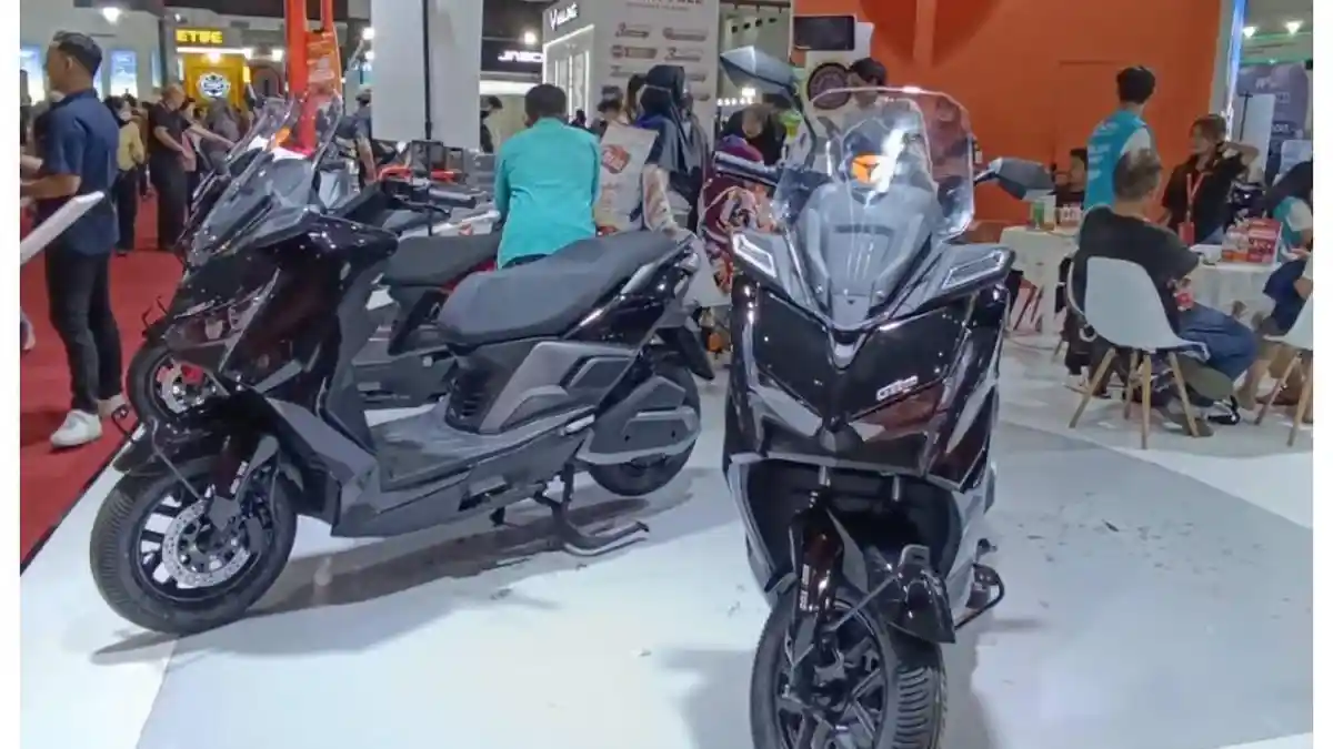 Review Yadea GT80: Motor Listrik Jarak Jauh dengan Baterai 190 km