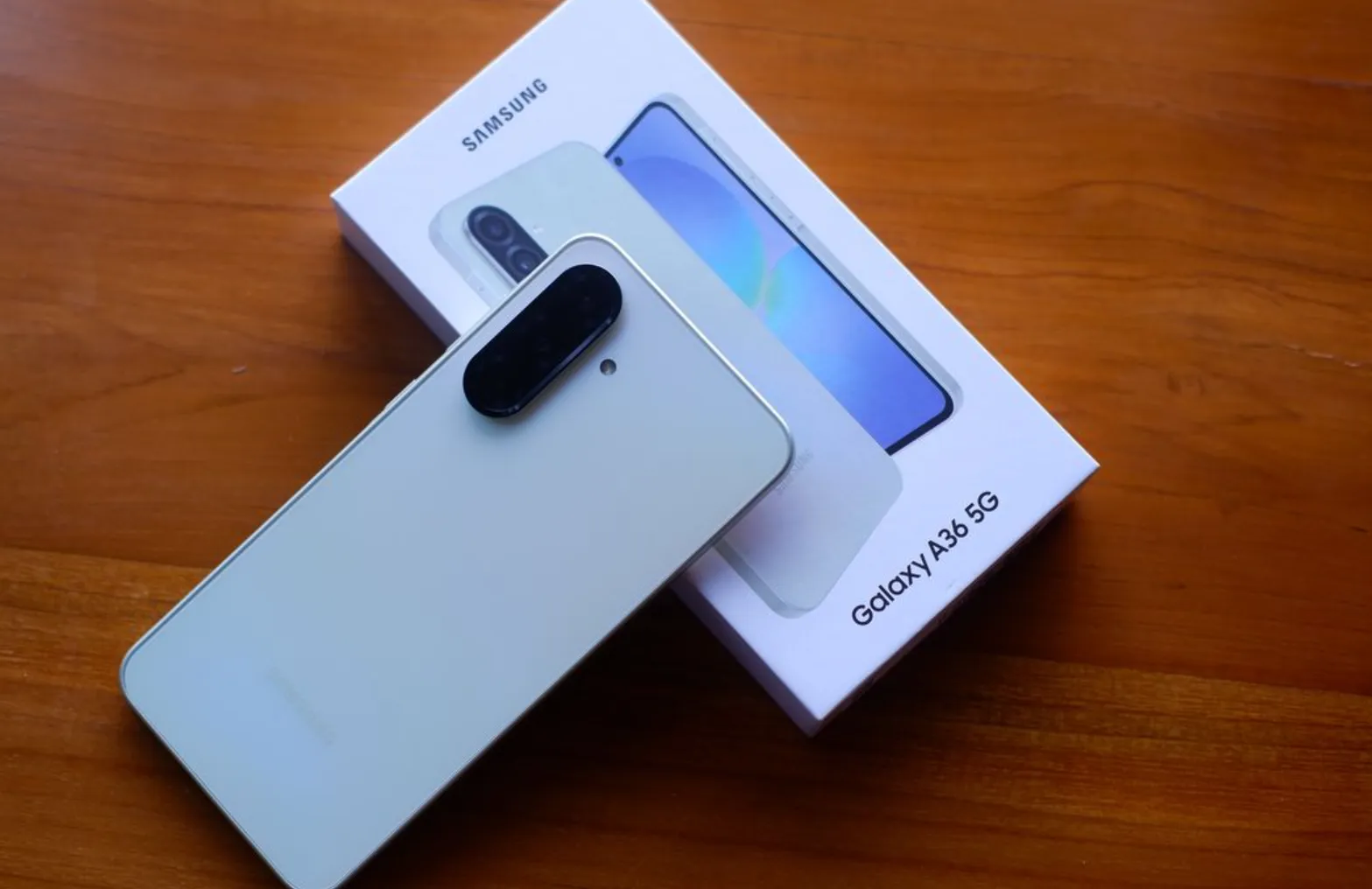 Samsung Budget 5 Juta dengan Layar AMOLED: Pilihan Terbaik