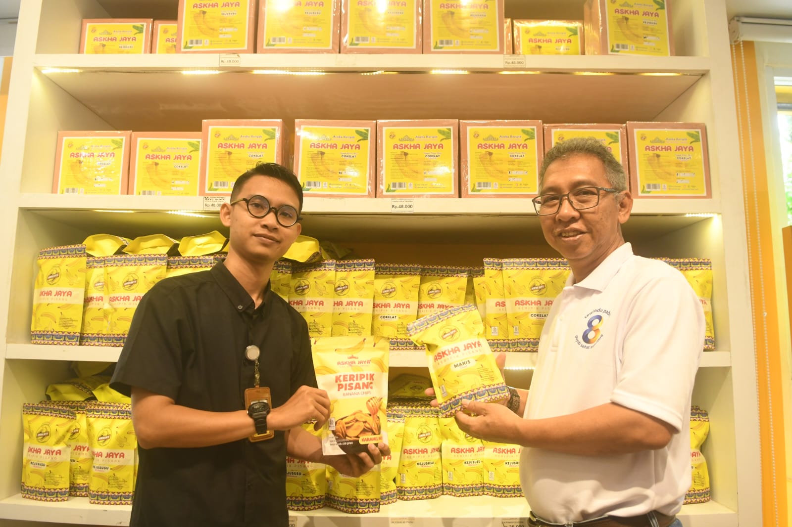 Program Bank UMKM yang Mengangkat Pedagang Jajanan Jalanan