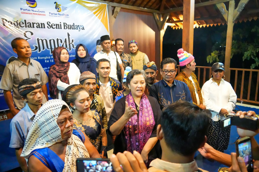 Inisiatif Bulanan Pentas Emprak: Strategi Menyelamatkan Kesenian Tradisional dari Kepunahan