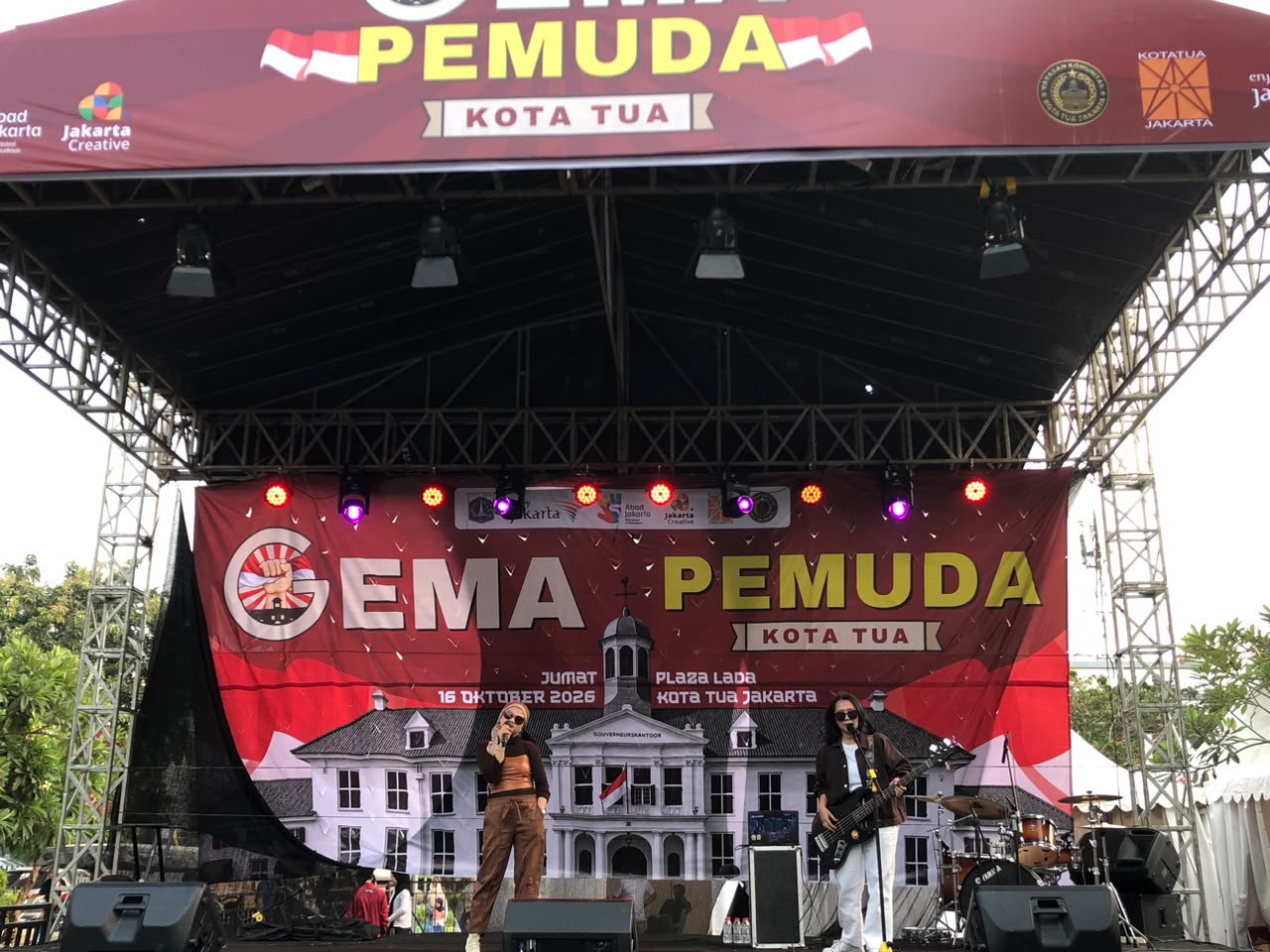 Project Pop Rayakan 30 Tahun di Synchronize Festival