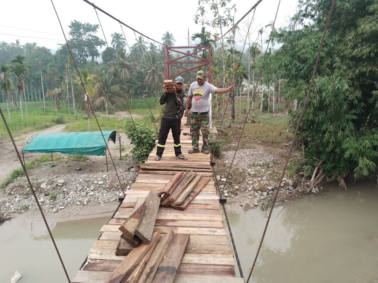 Jembatan Gantung Perintis: Gotong Royong TNI dan Warga Mengubah Akses Desa Terpencil