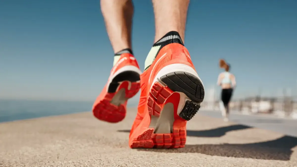 Panduan Lengkap Memilih Sepatu Lari Sesuai Bentuk Kaki
