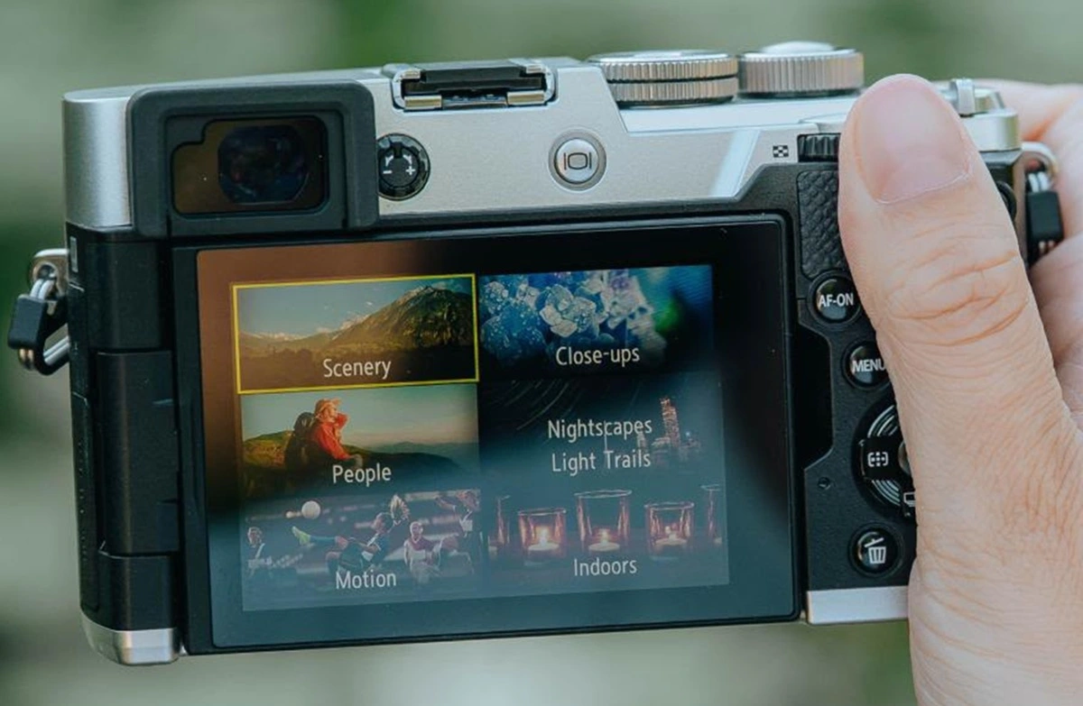 OM System Pen: Kamera Mirrorless Retro Serius untuk Street Photography