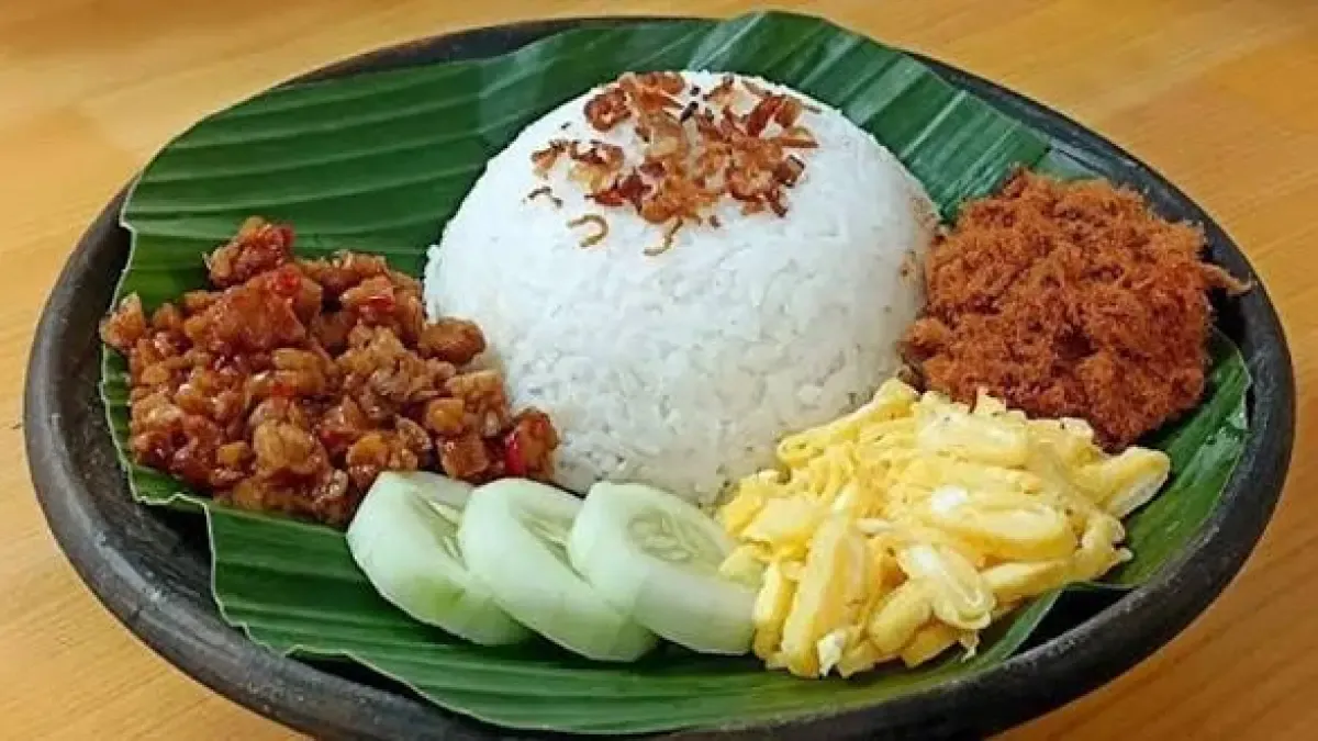 Rice Cooker Nasi Harum: 4 Resep Daun Jeruk, Pandan, dan Santan