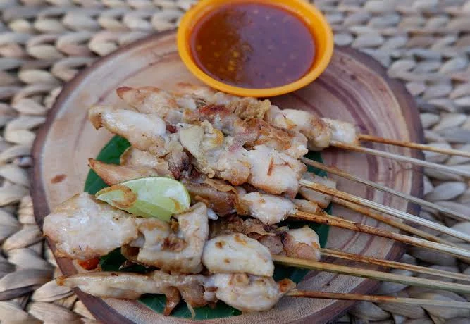 5 Warung Sate Ayam Legendaris di Semarang: Daging Empuk, Bumbu Kacang Otentik, Harga Bersahabat