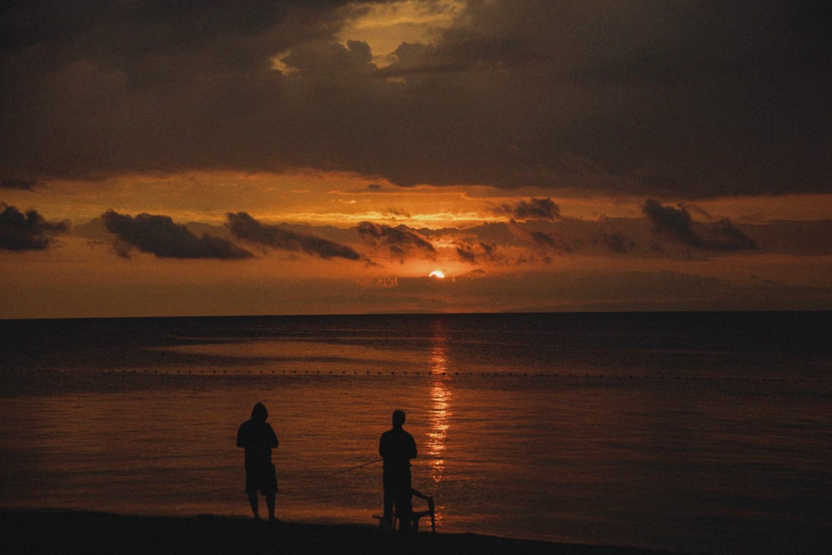 Panduan Lengkap Memotret Sunset di Pantai Terindah