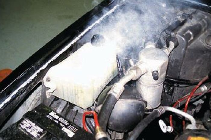 Panduan Lengkap Mencegah Overheat Mesin Mobil