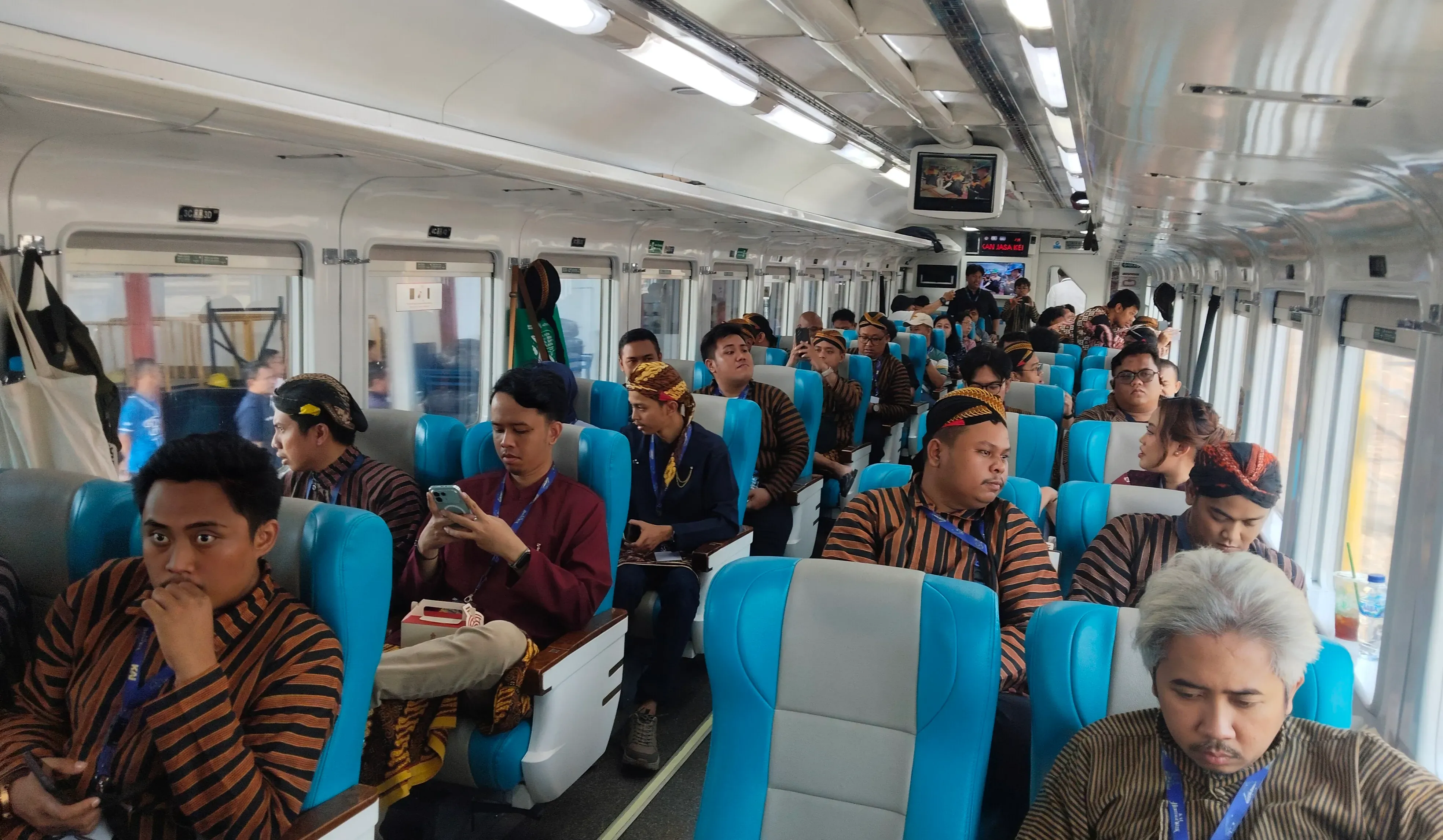 Gen Z Kuasai 40 Persen Penumpang Kereta Api Semarang