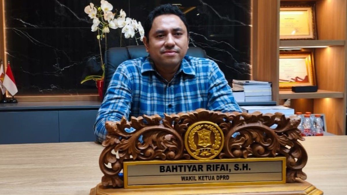Ribuan Siswa Belajar di Luar Kelas: Alarm Krisis Infrastruktur Sekolah