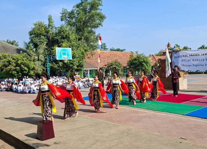 Bulan Bahasa Sekolah: Dari Kompetisi Literasi ke Laboratorium Kreativitas