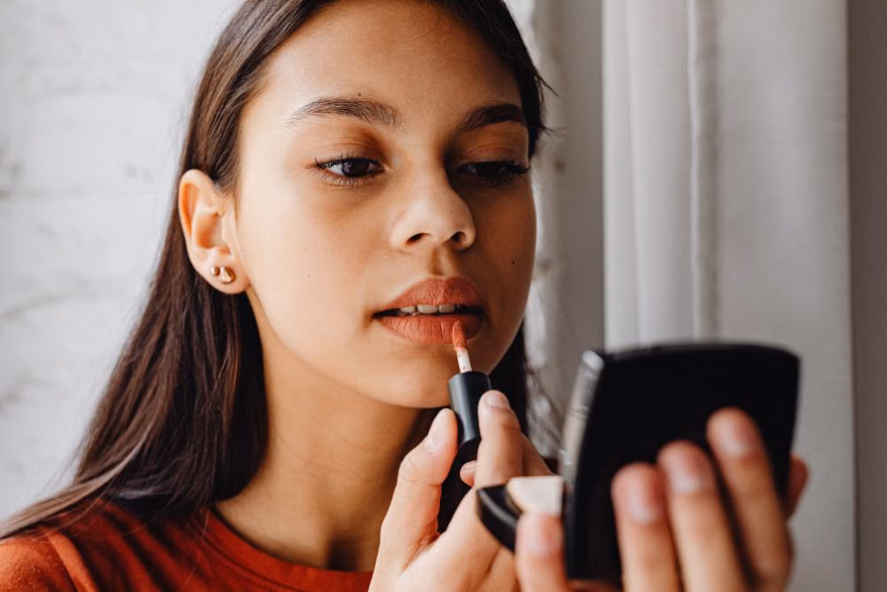 Lipstik Tahan Lama dan Tidak Transfer: Mana Paling Foodproof?