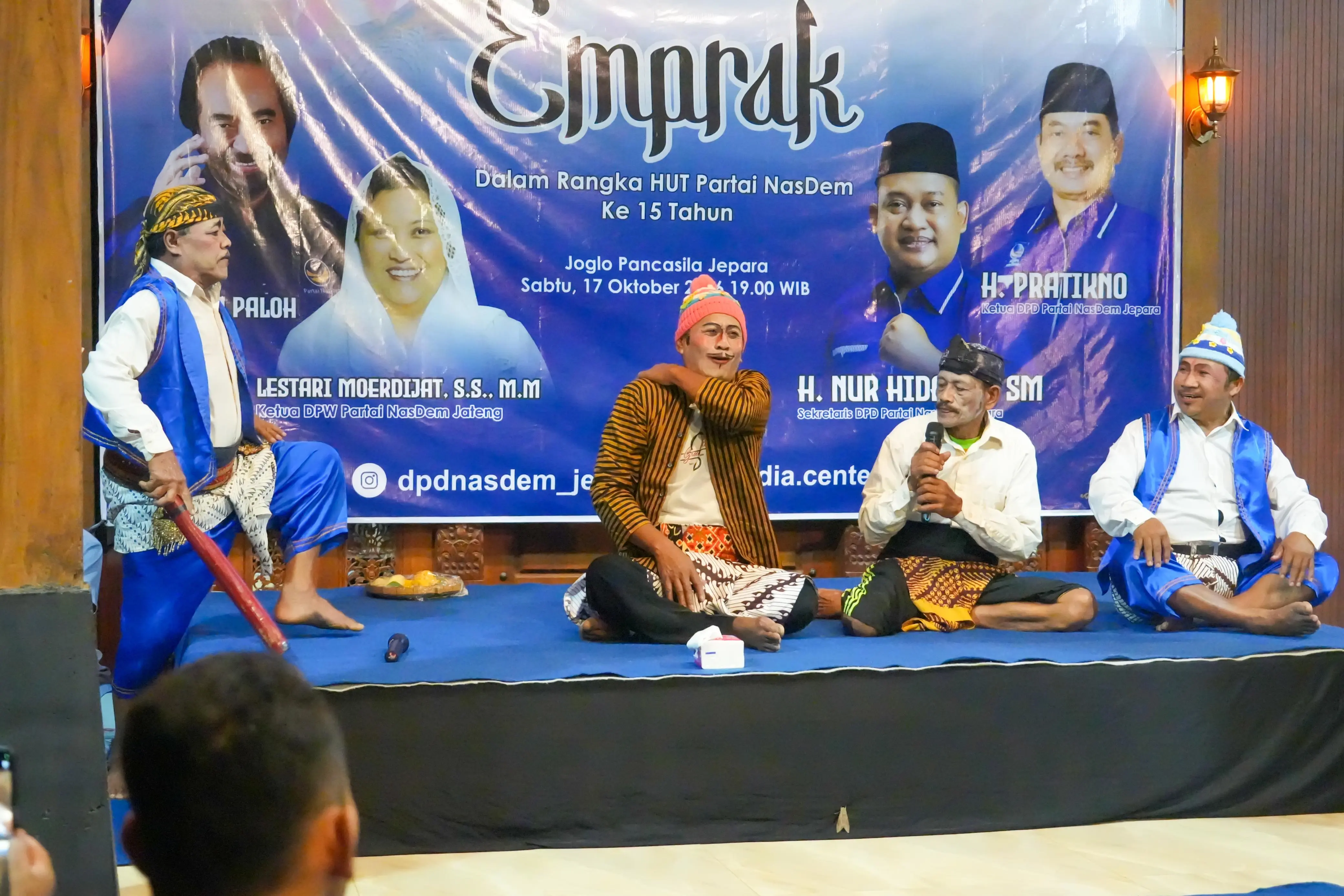 Menyelamatkan Emprak Lewat Pentas Bulanan dan Tur Desa