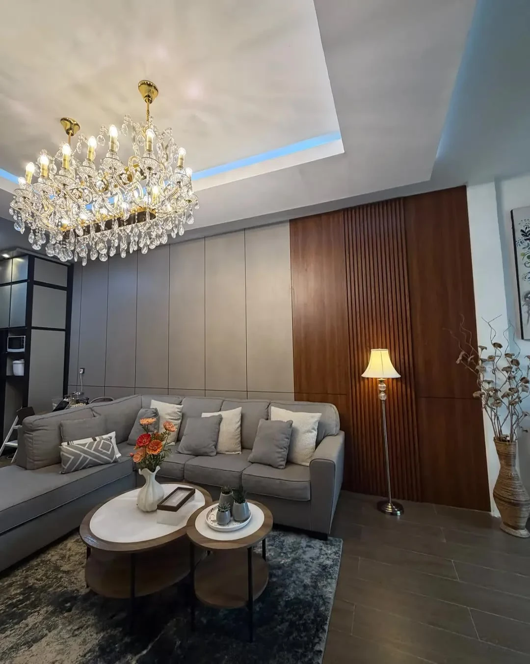 Makeover Dinding Ruang Tamu Tanpa Renovasi, dari Wallpaper Dua Puluh Ribuan sampai Wall Panel WPC