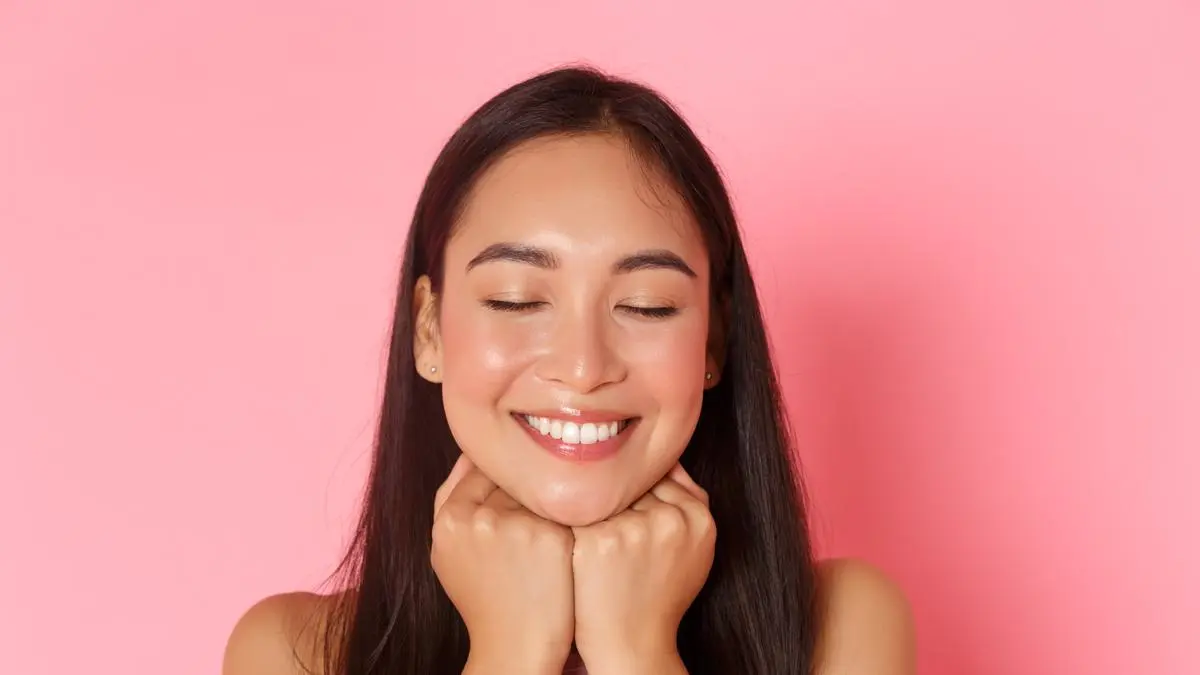 Skincare Saja Tidak Cukup: Merawat Kulit dari Luar dan Dalam